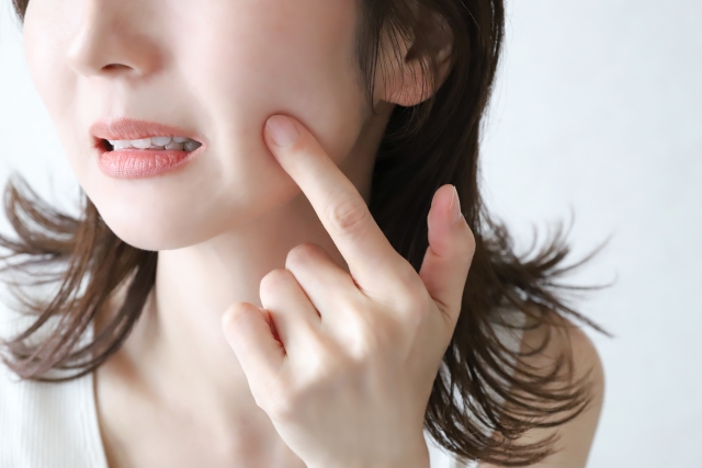 肌トラブルを起こした女性の画像