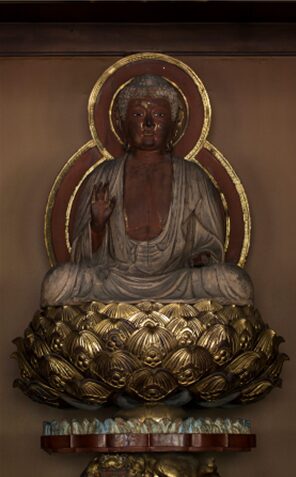 東慶寺の釈迦如来坐像の画像